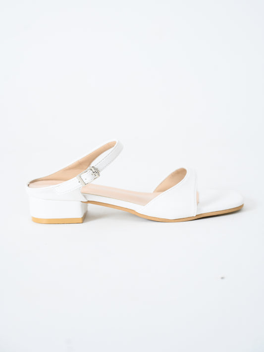 BASIC Rochelle Buckle Sandals